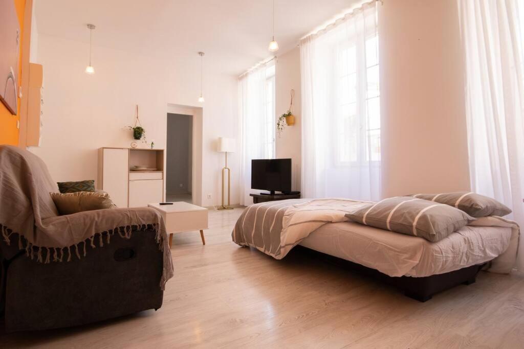 La Fontaine Neuve-Avallon-5 Personnes-1 Chambre-3 Lits-Parking-Wifi Exterior photo